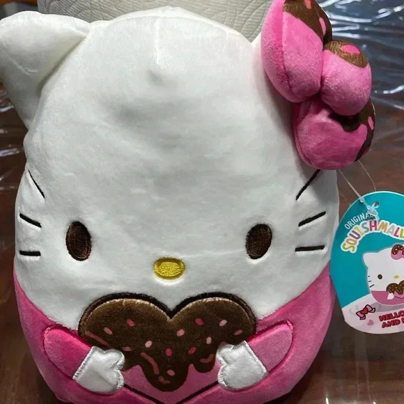 Squishmellow Sanrio hello kitty whith chocolate heart and bow8” - Picture 3 of 7